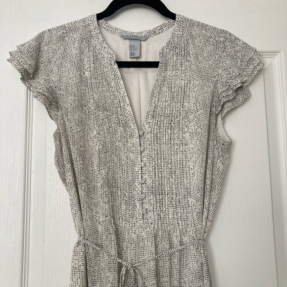 H&M flutter sleeve chiffon dress with tie - Picture 4 of 4